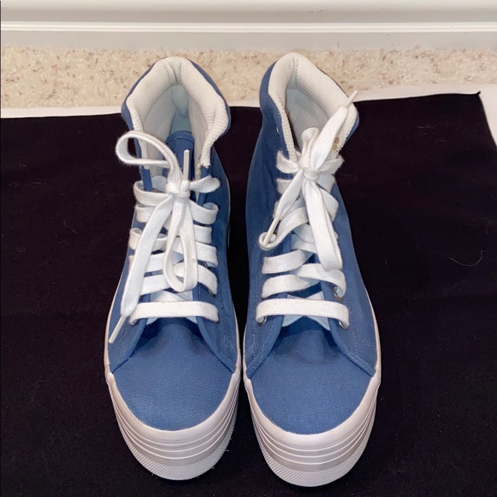 EUC JC Play platform sneakers